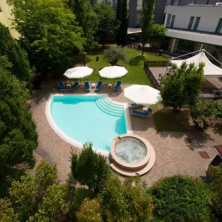 Отель & Congressi