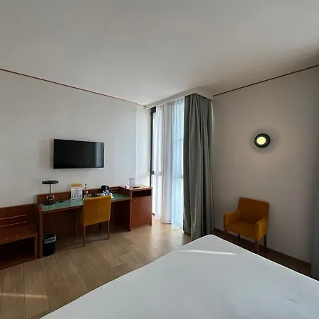 Hotel Voco & Congressi By Ihg 4*