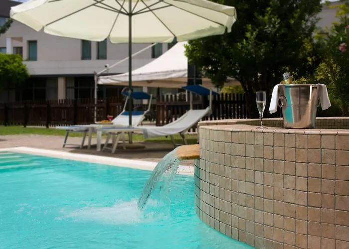 Voco & Congressi By Ihg Hotel Parma