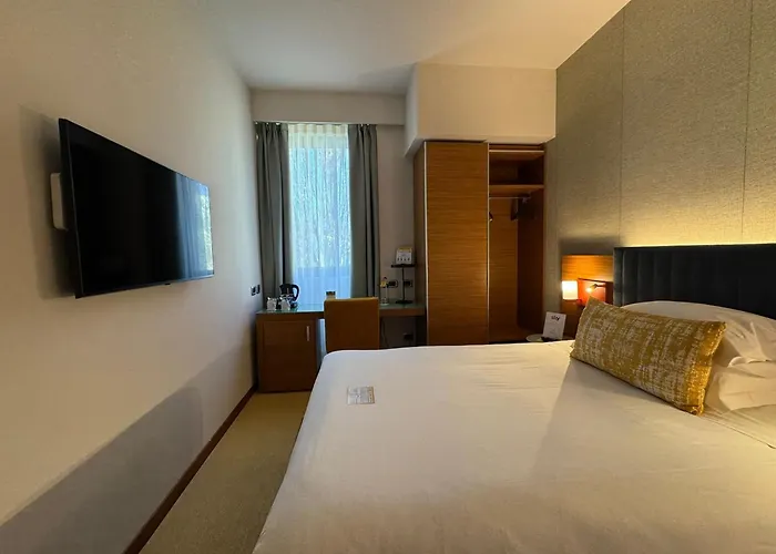 Voco & Congressi By Ihg 4* Parma