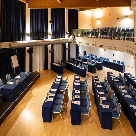 Voco & Congressi By Ihg 4* Parma